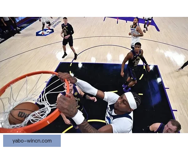 森林狼官方宣布麦克丹尼尔斯左膝髌腱炎确诊 将列入每日观察名单