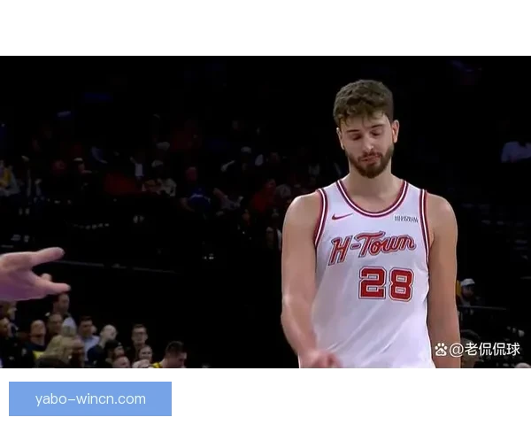 申京轰36+14+7+3+3创历史首人 火箭媒体称其非卖品