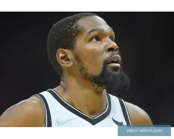 詹姆斯全新签名曝光皇冠元素首次融入细节设计解析